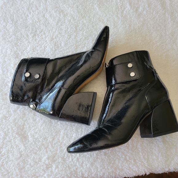 Dolce Vita Black Leather Heeled Boot - Picture 2 of 13